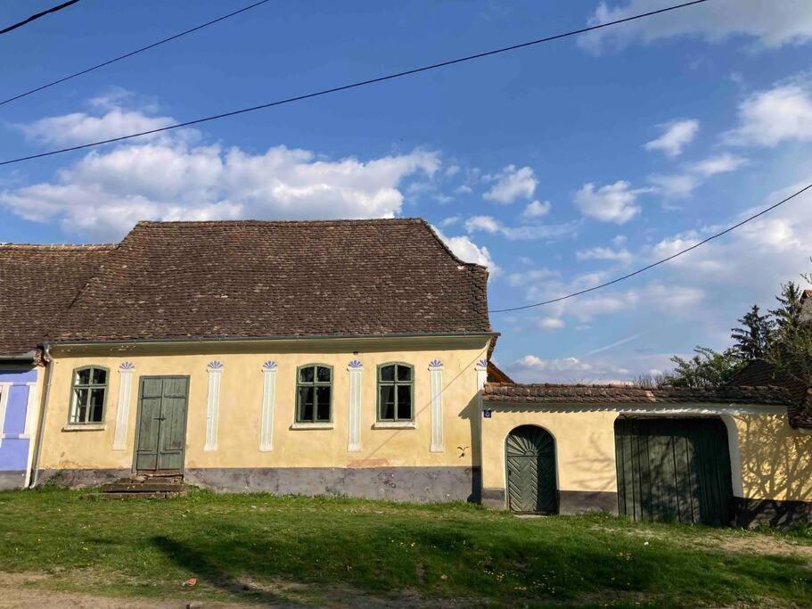 House By The Church - Entire House Crit Exteriör bild